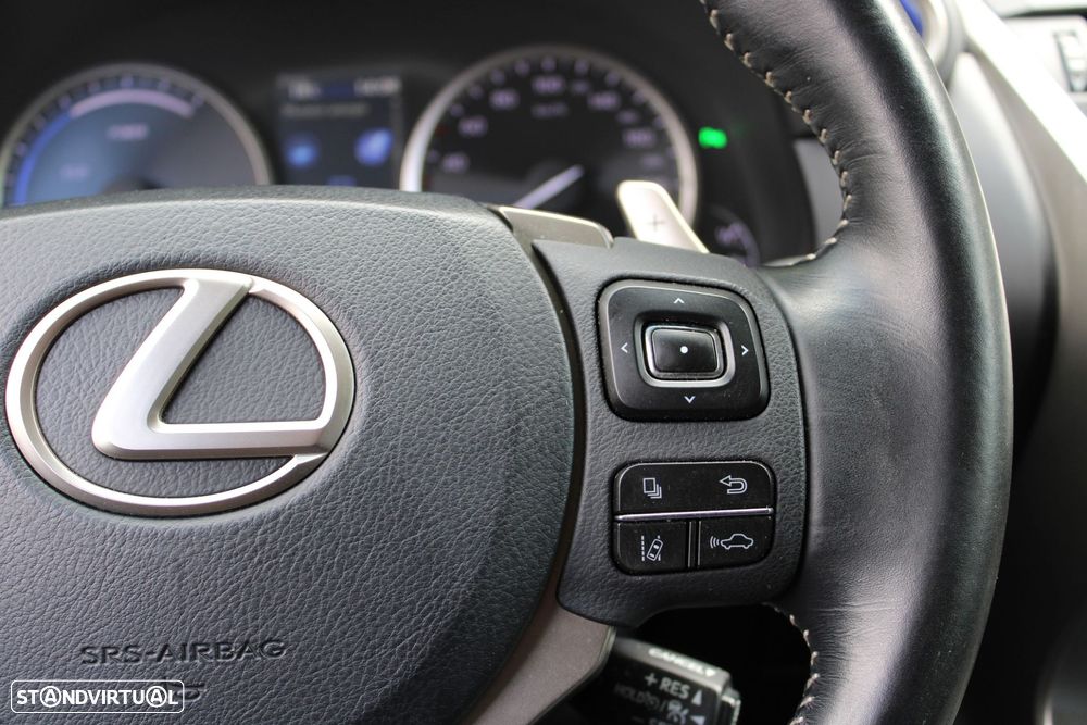 Lexus NX 300h Executive - 12