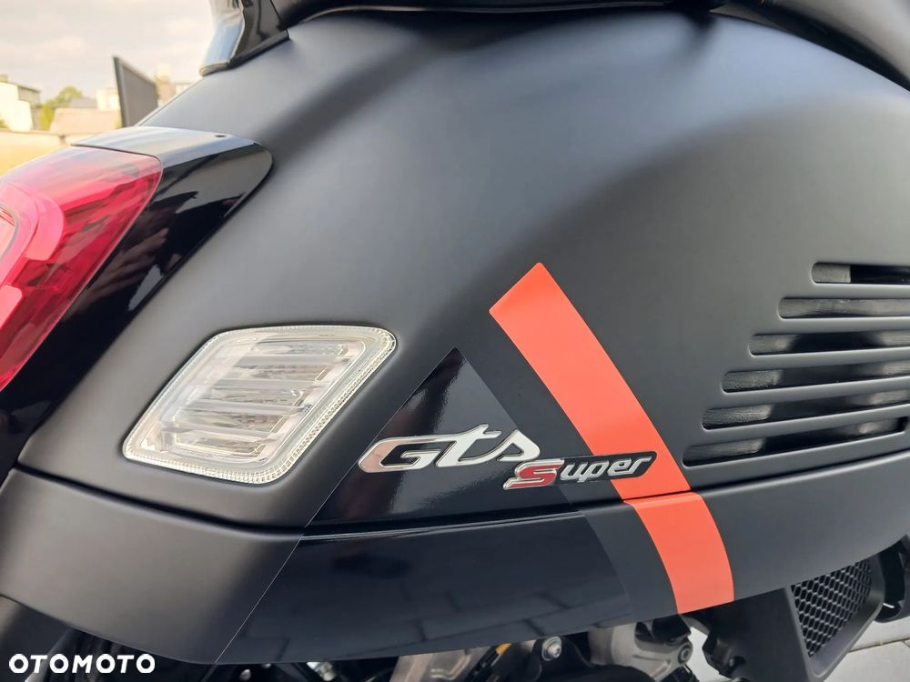 Piaggio Vespa - 10