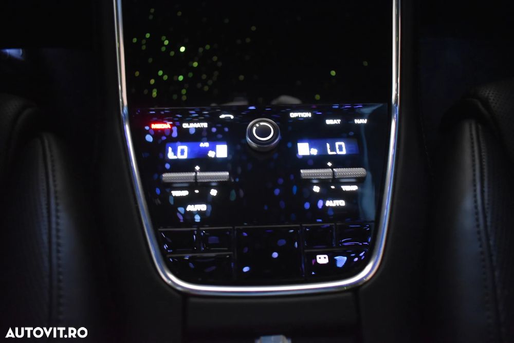 Porsche Panamera 4 E-Hybrid - 17
