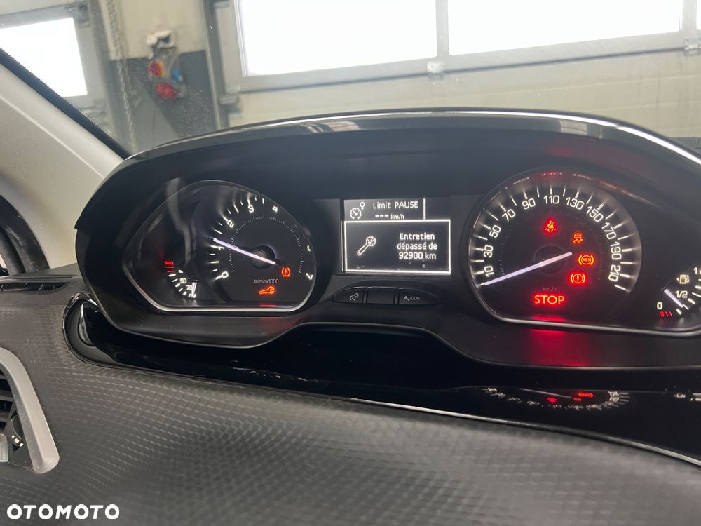 Peugeot 208 PureTech 110 Stop & Start Tech Edition - 10