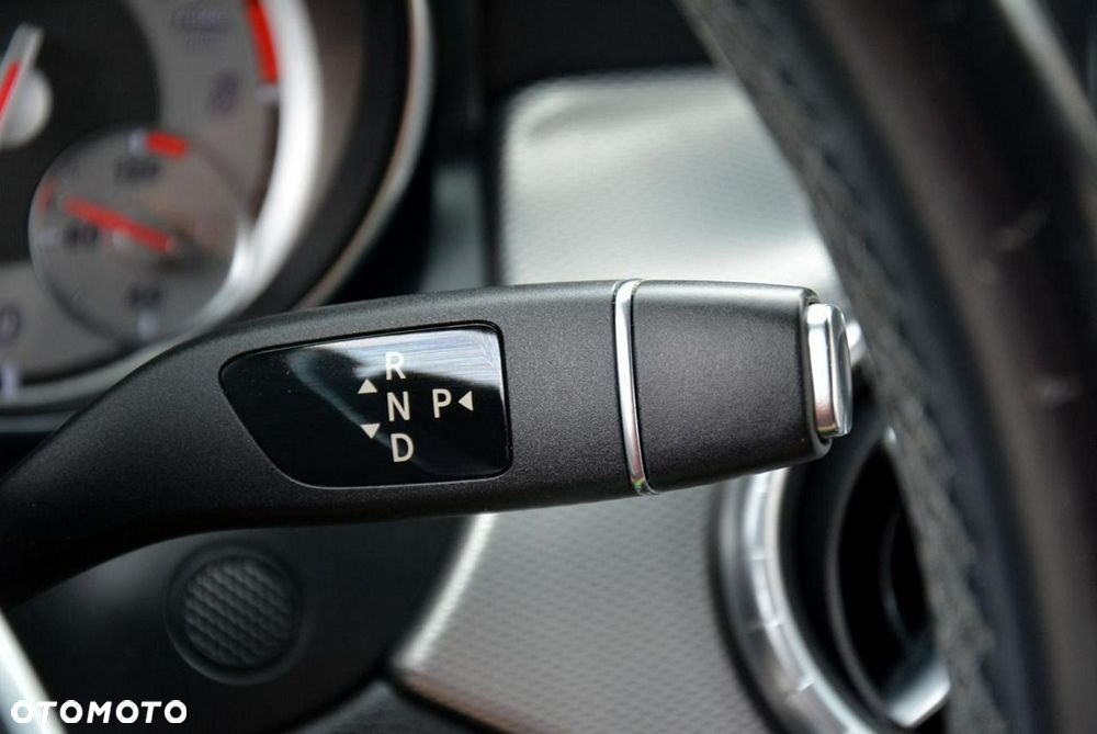 Mercedes-Benz CLA 200 7G-DCT AMG Line - 34
