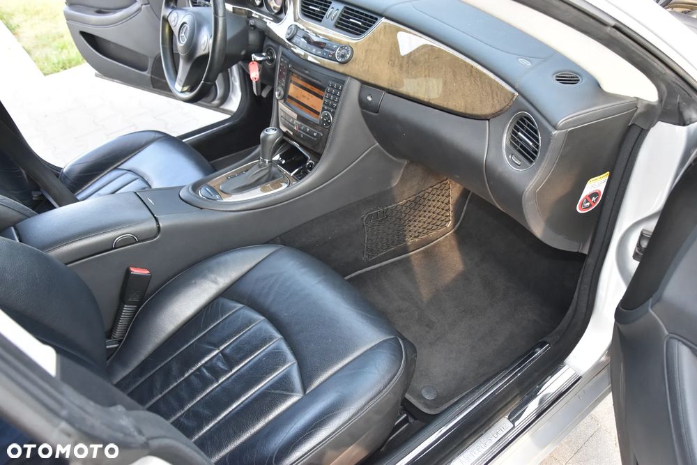 Mercedes-Benz CLS - 9