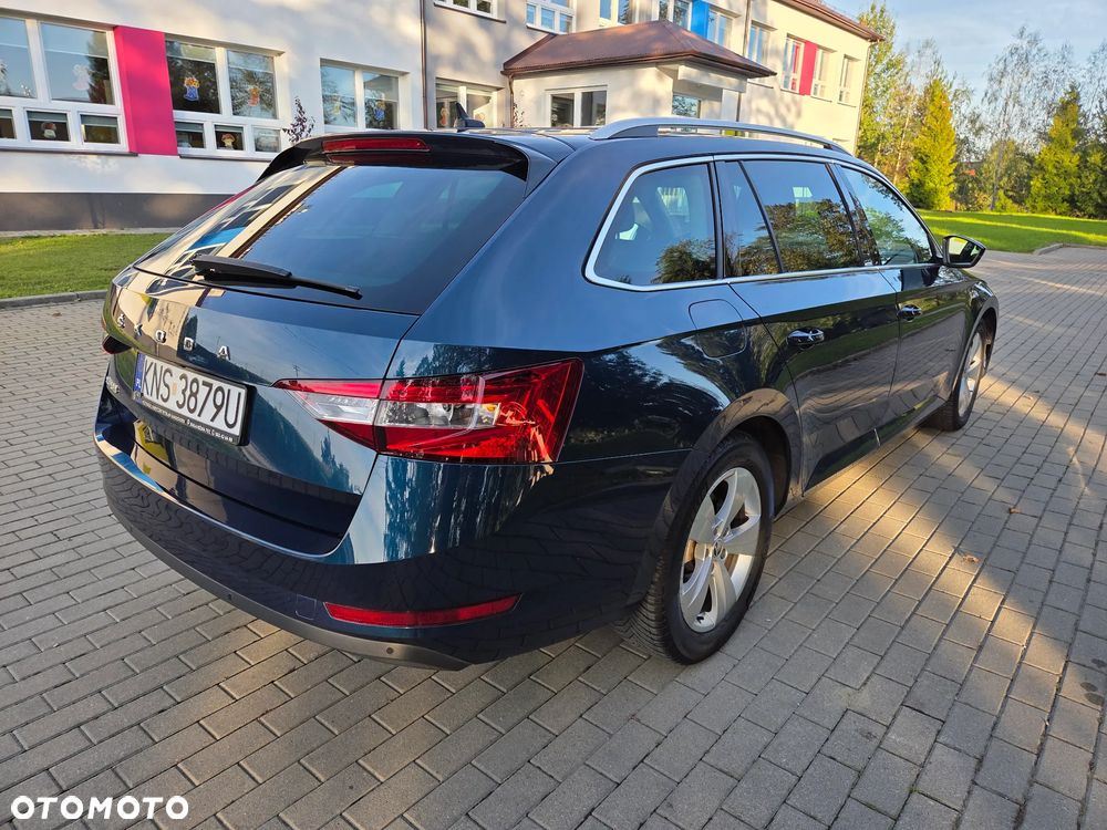 Skoda Superb 2.0 TDI Ambition DSG - 6