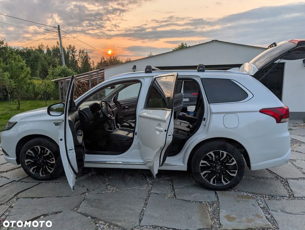 Mitsubishi Outlander 2.0 4WD Plus - 14