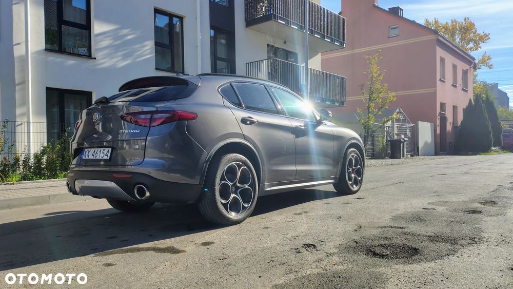 Alfa Romeo Stelvio - 6