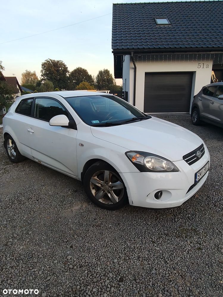 Kia Ceed 1.6 Crdi Comfort - 1