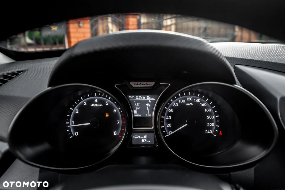 Hyundai Veloster 1.6 Turbo Premium - 26