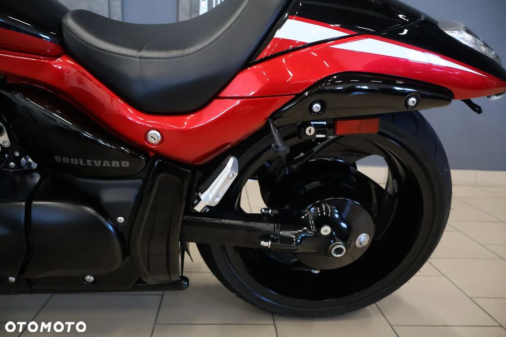 Suzuki Intruder - 28