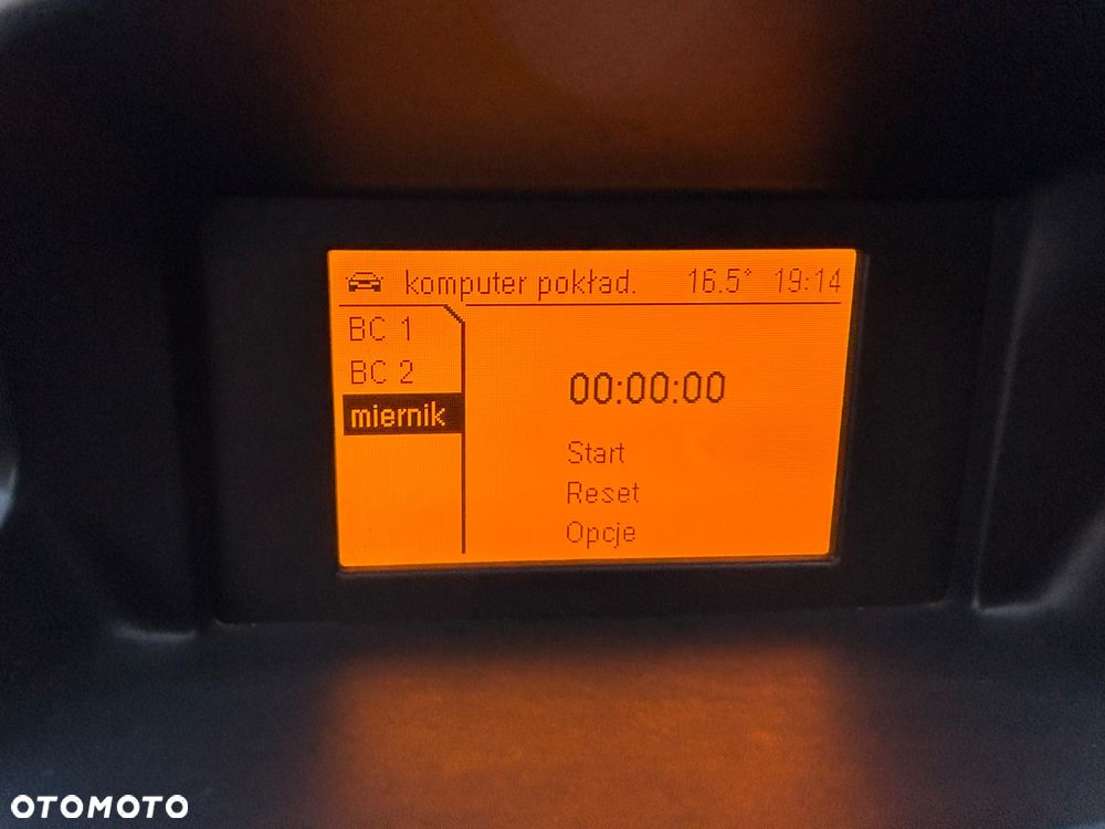 Opel Corsa 1.4 16V Cosmo - 32