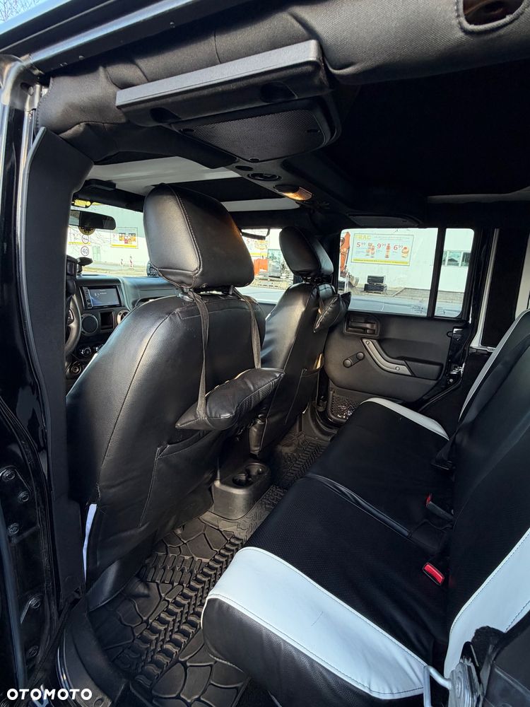 Jeep Wrangler - 24