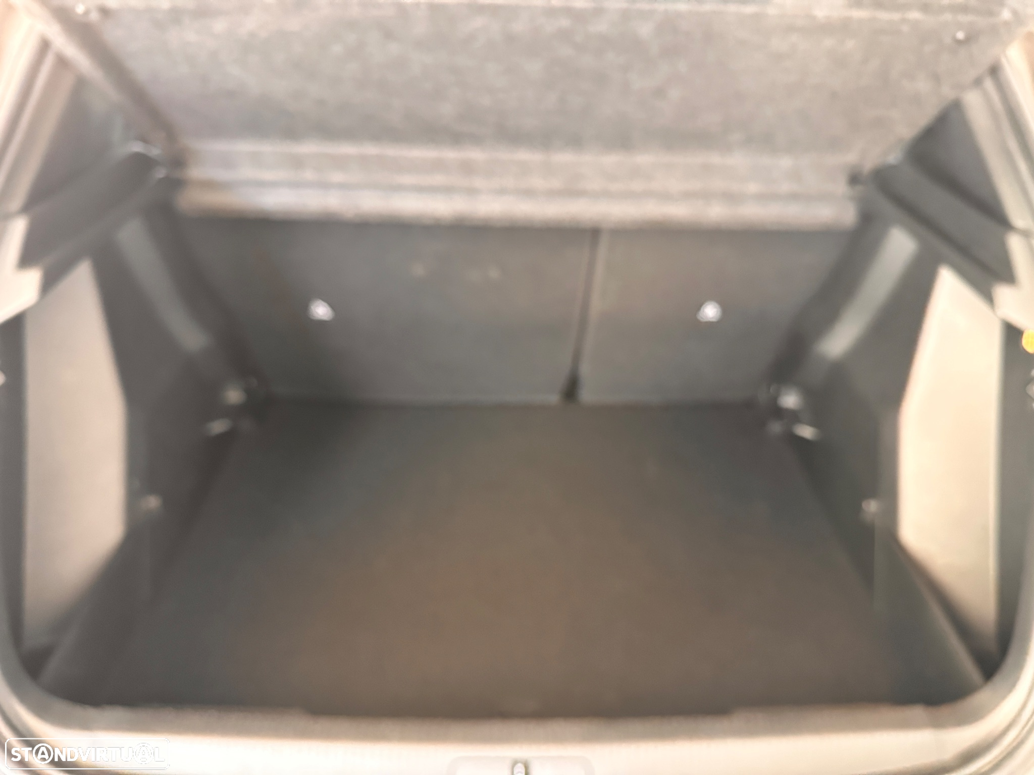 Peugeot 2008 PureTech 130 EAT8 Allure - 12