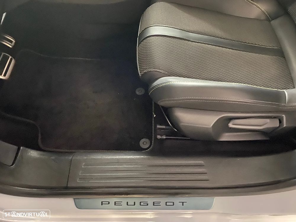 Peugeot 2008 1.2 PureTech GT Line EAT8 - 13