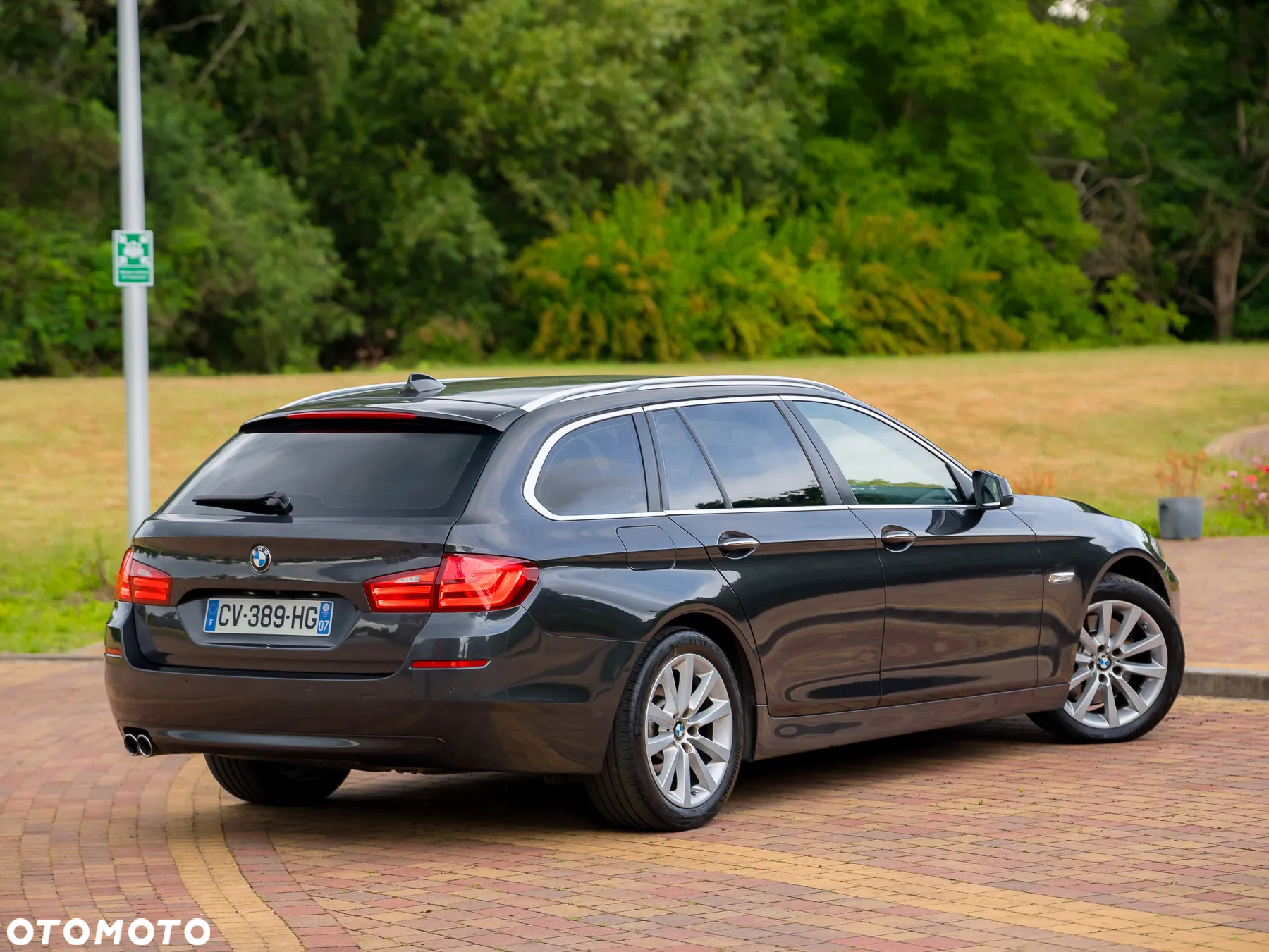 BMW Seria 5 525d Touring Sport-Aut Luxury Line - 14