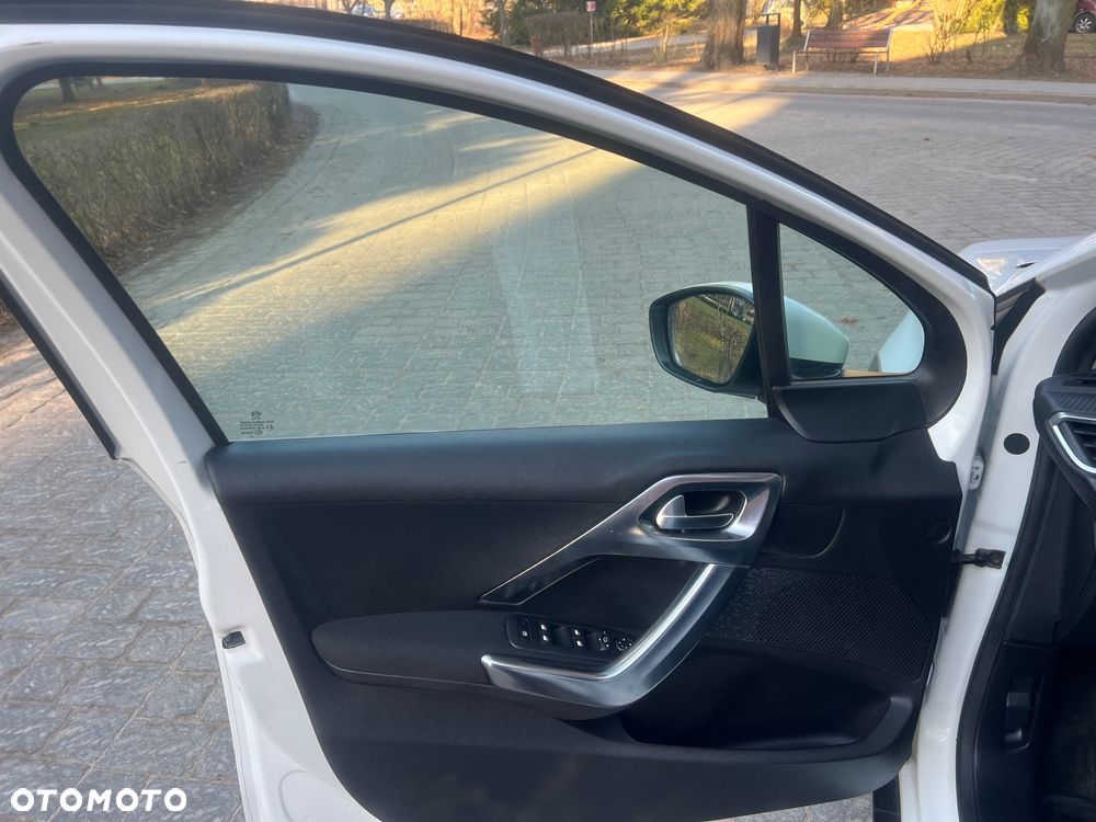 Peugeot 2008 1.6 BlueHDi Allure - 14