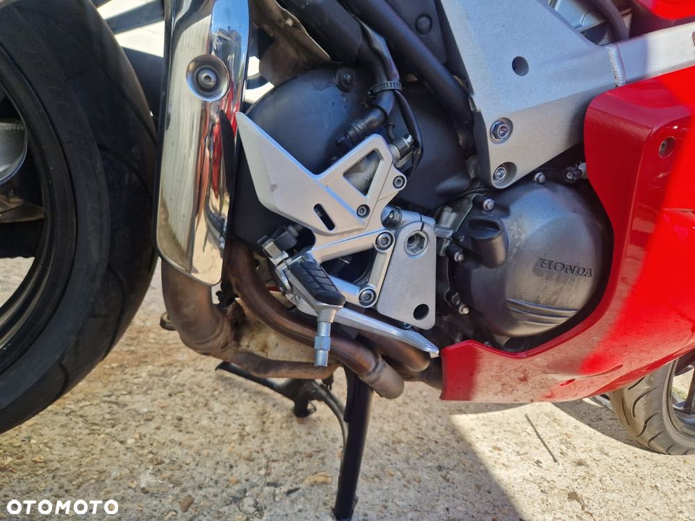 Honda VFR - 13