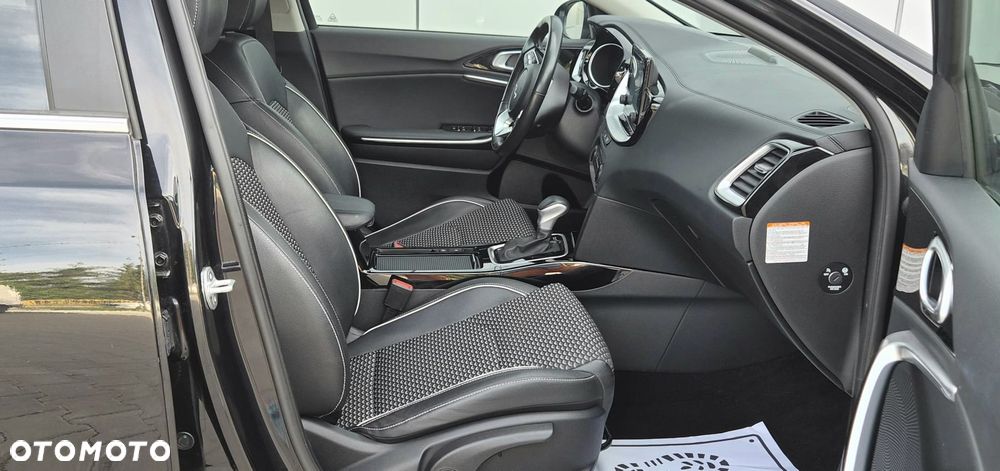 Kia XCeed - 23