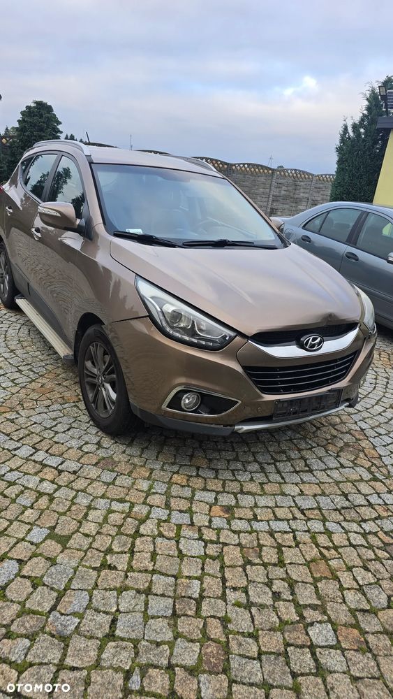 Hyundai ix35 ver-1-6-2wd-fifa-world-cup-edition - 2
