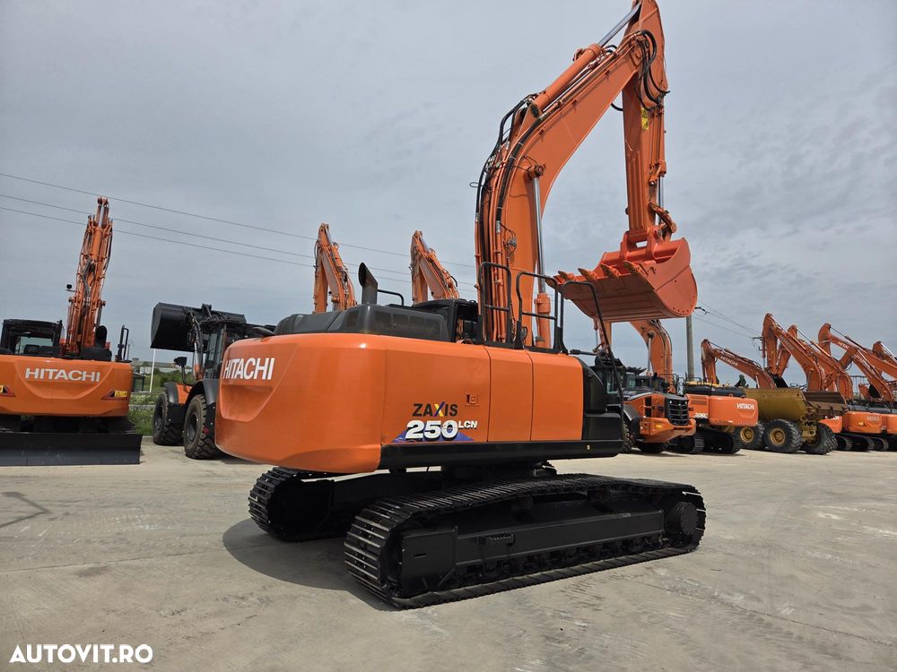 Hitachi ZX250, 6.535h, cupa NOUA 1,55mc, Masa 27,2tone, 2018, INGUST latime 2,99m, adancime sapare 7m, consum mediu 12,6l/h, lant 80% ok doar 620h deplasare, camera spate si laterale, inst picon, inst rotire, Isuzu 173CP, posibil leaasing-PROMOTIE 89.900 EUR - 3