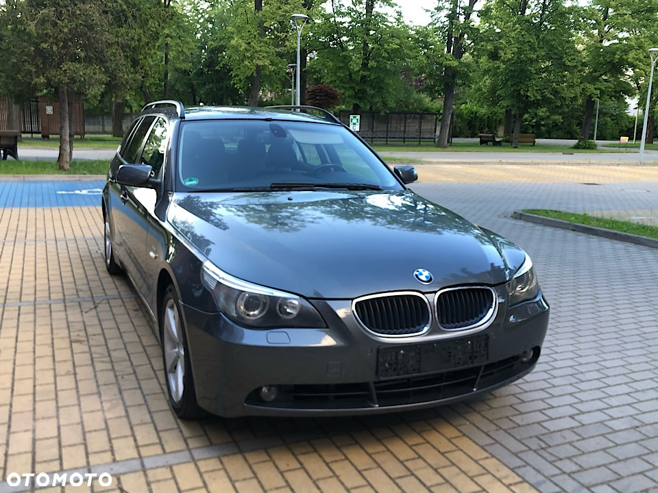 BMW Seria 5 525xi - 29