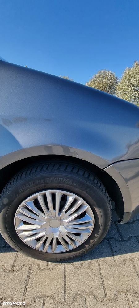 Volkswagen Touran 1.9 TDI Basis - 13