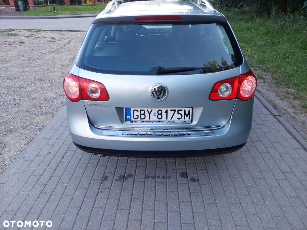 Volkswagen Passat 1.9 TDI Highline - 5