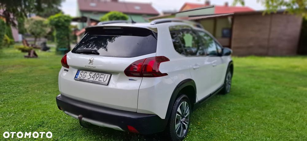 Peugeot 2008 1.2 Pure Tech GPF Allure S&S EAT6 - 11