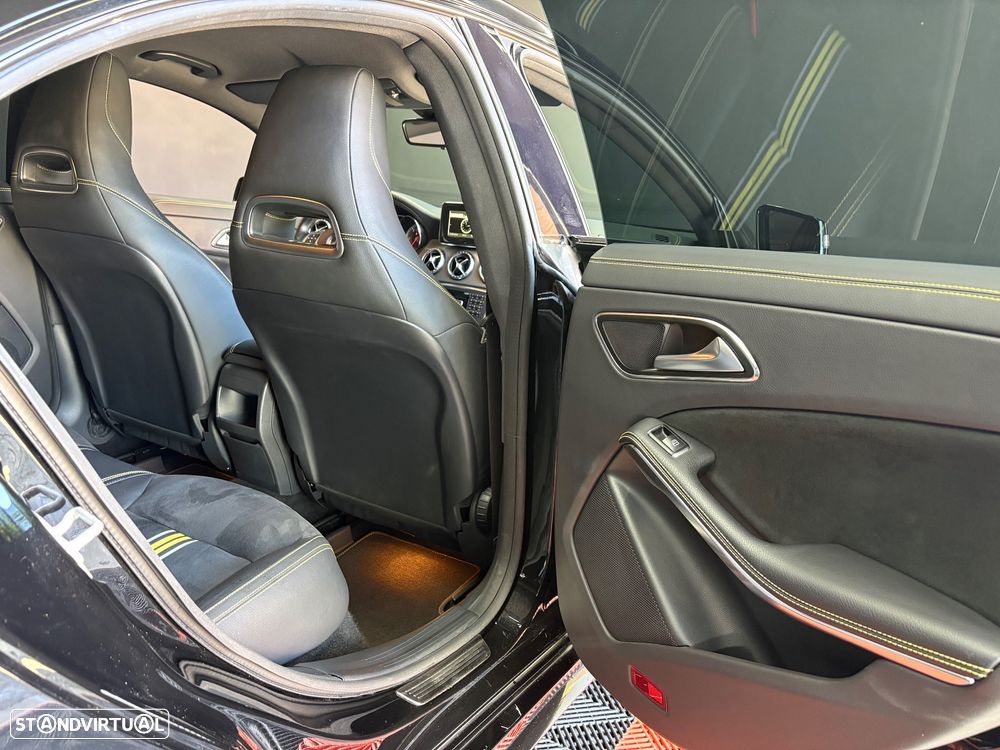 Mercedes-Benz CLA 220 CDI 7G-DCT AMG Line - 35