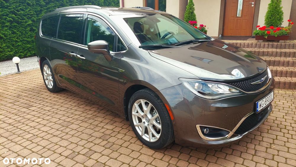 Chrysler Pacifica - 7