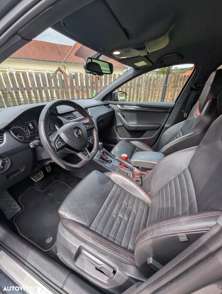 Skoda Octavia 2.0 TDI DSG RS - 9