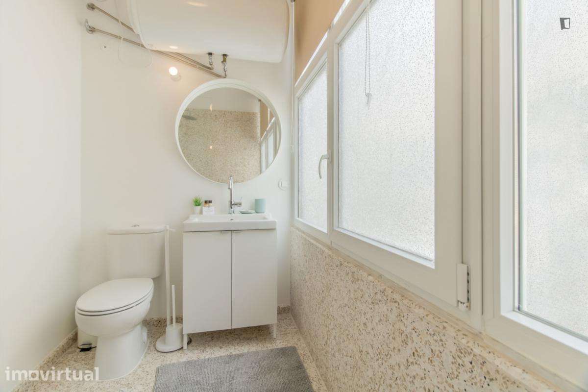 Apartamento com 3 quartos - localizado em Santa Apolónia Lisbon - Grande imagem: 5/51