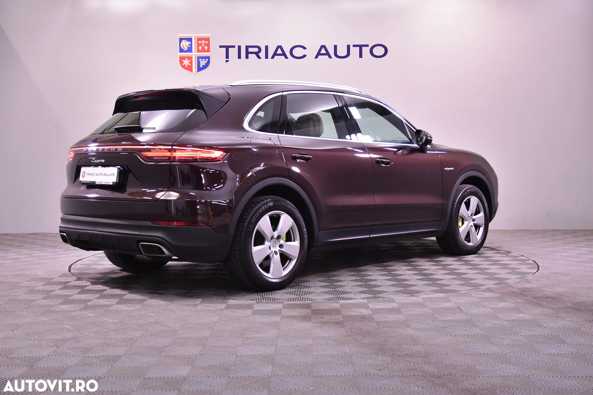 Porsche Cayenne - 5