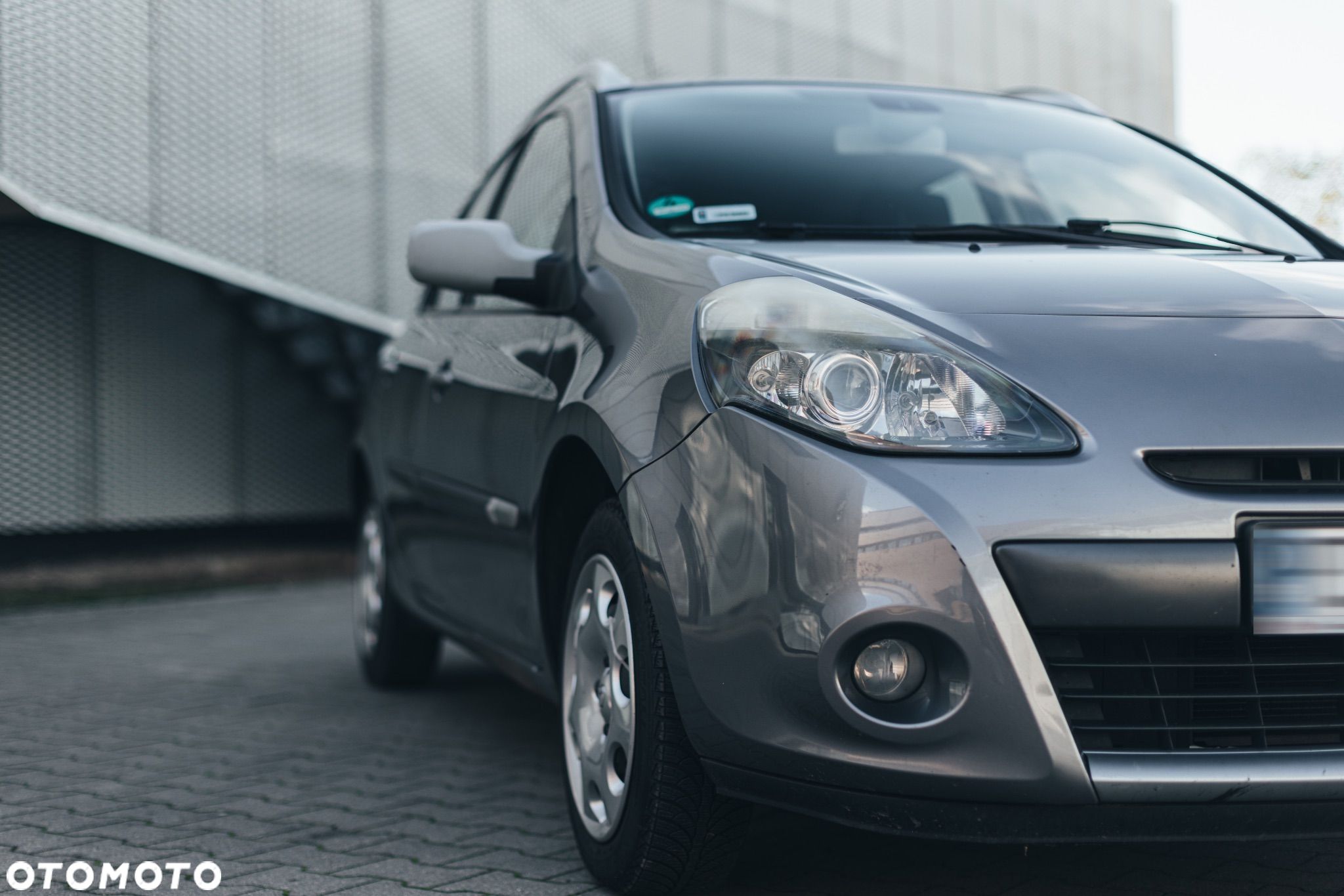 Renault Clio 1.2 16V 75 Grandtour Dynamique - 1