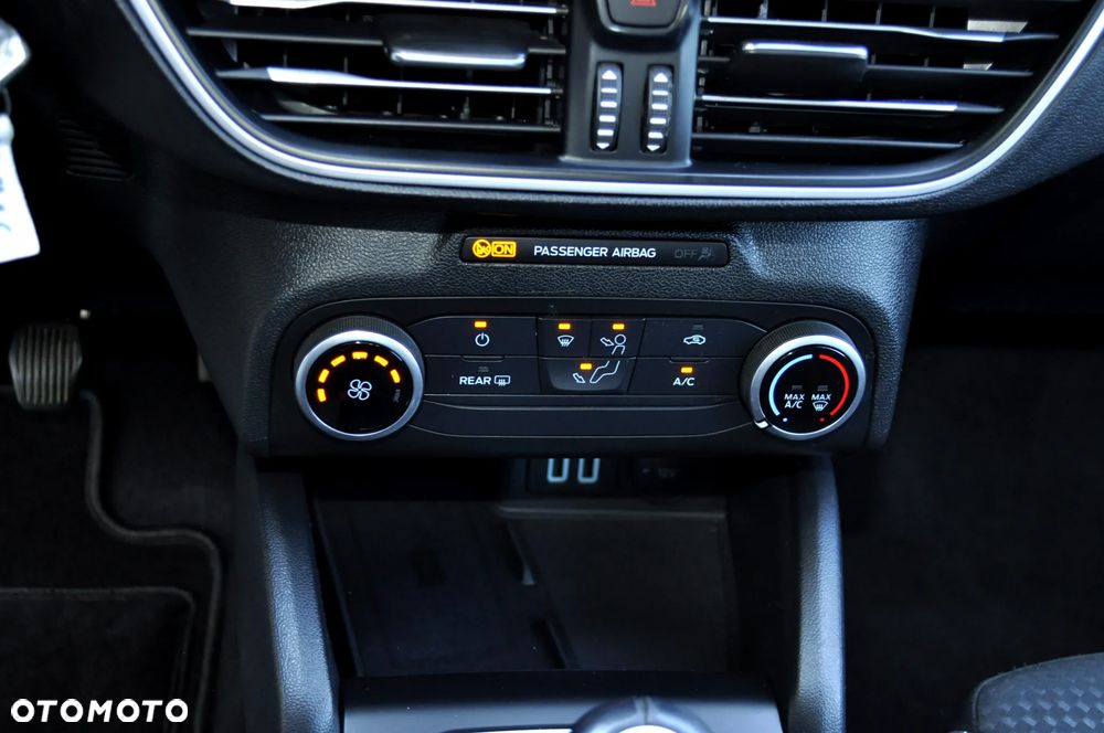Ford Focus - 33