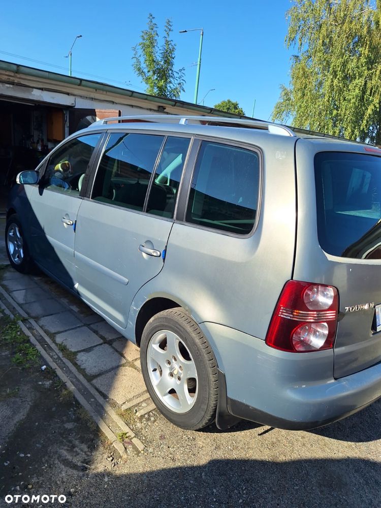 Volkswagen Touran - 5