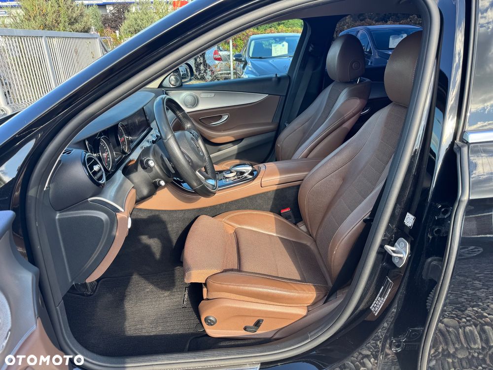 Mercedes-Benz Klasa E 220 d T 9G-TRONIC Avantgarde - 21