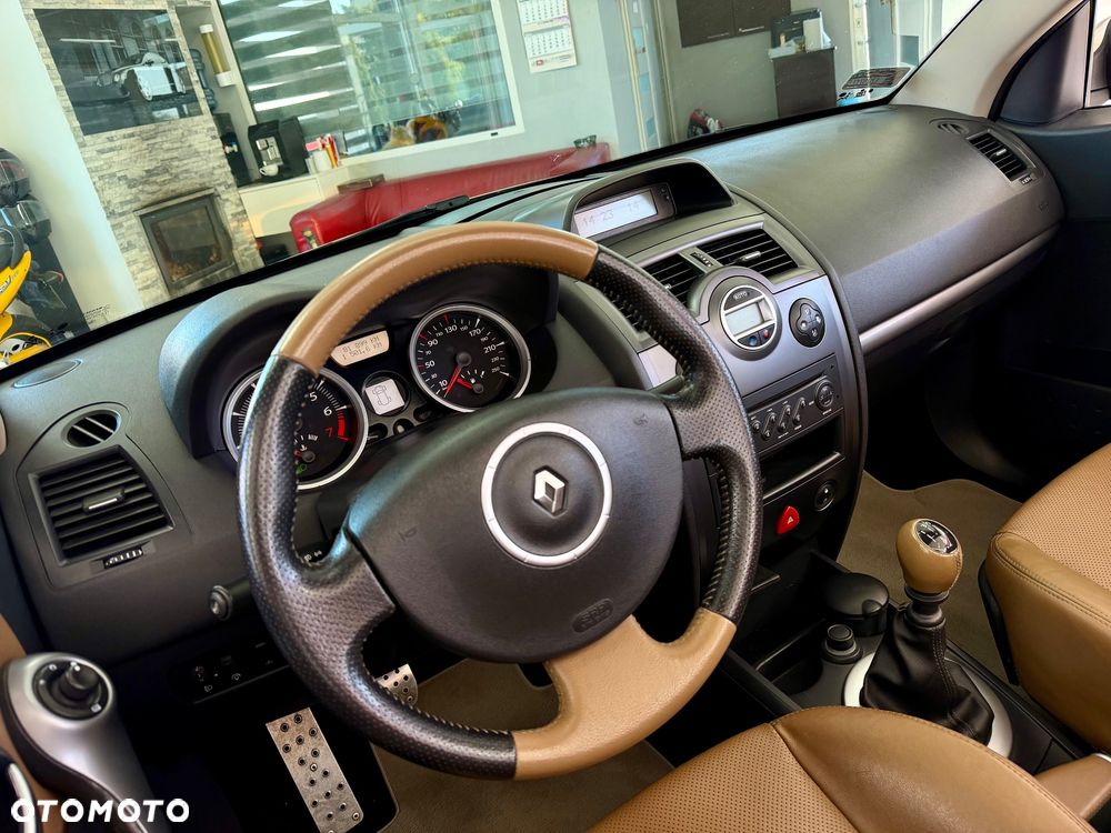 Renault Megane 2.0 Luxe Privilege - 9