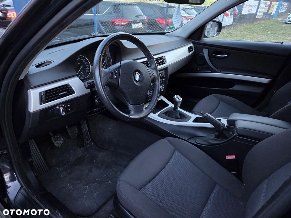 BMW Seria 3 320i - 12