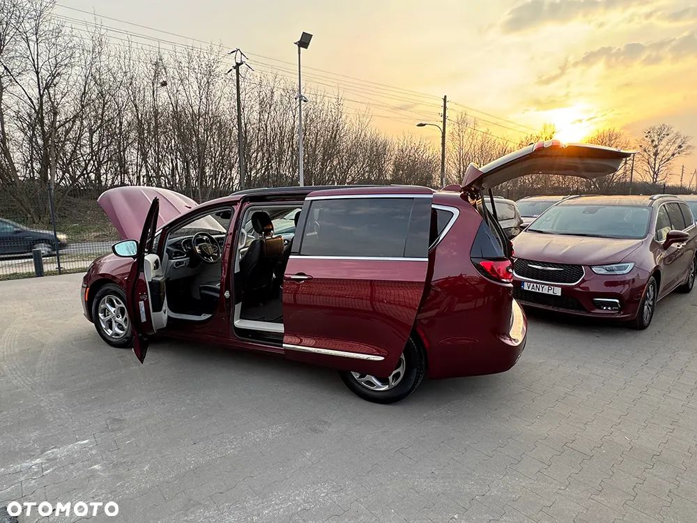 Chrysler Pacifica - 15