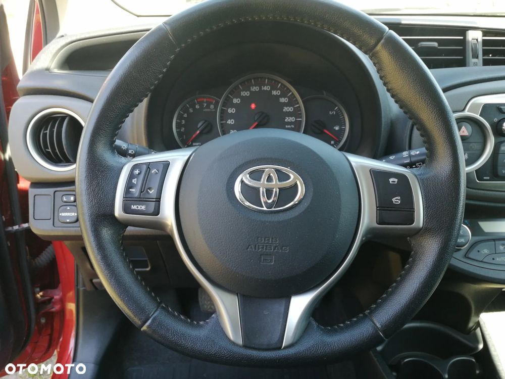 Toyota Yaris 1.33 Premium - 14