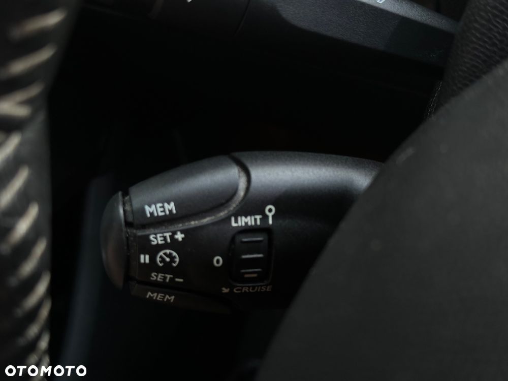 Peugeot 308 155 THP Allure - 24