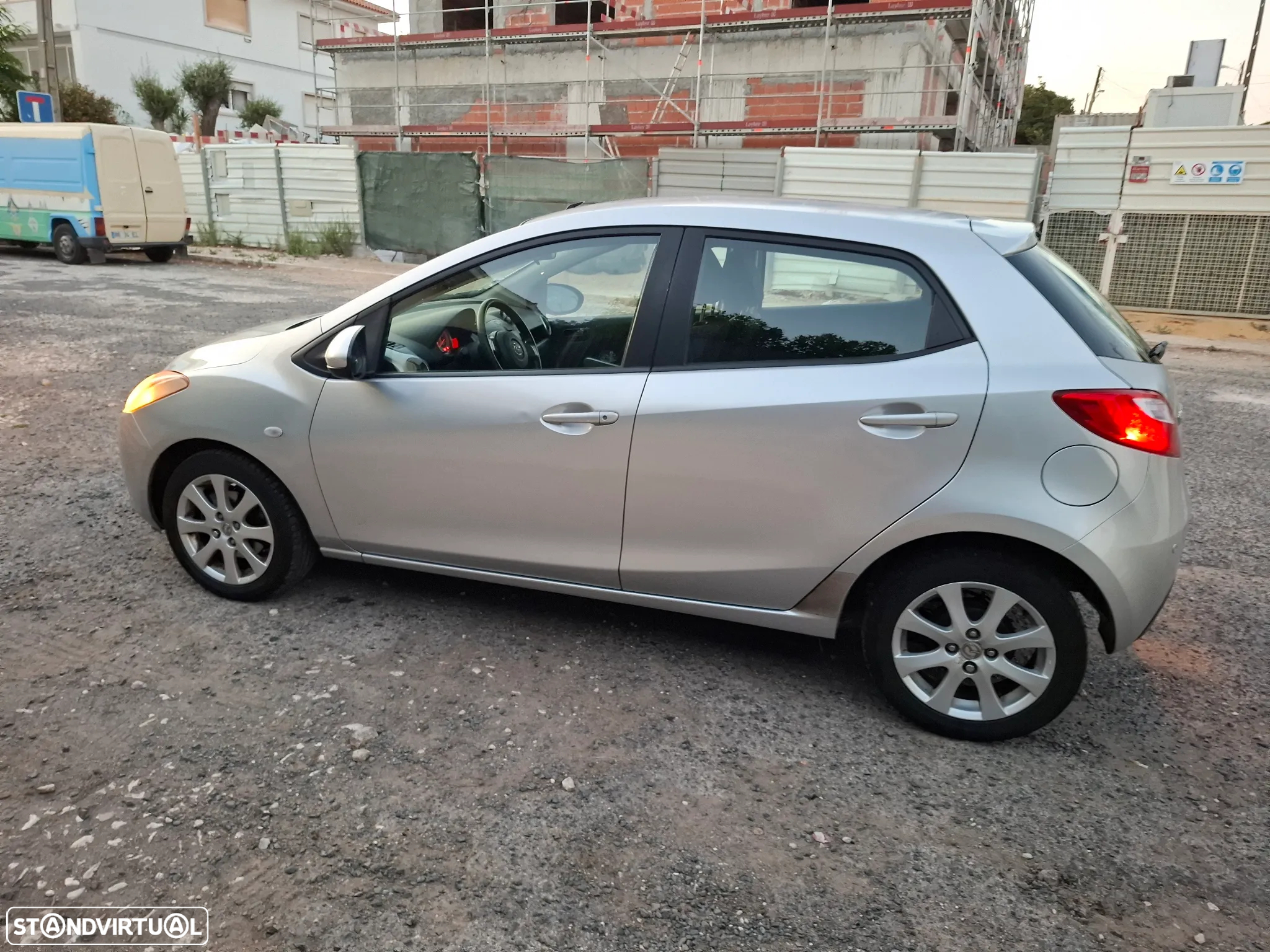 Mazda 2 1.3 MZR Exclusive - 2