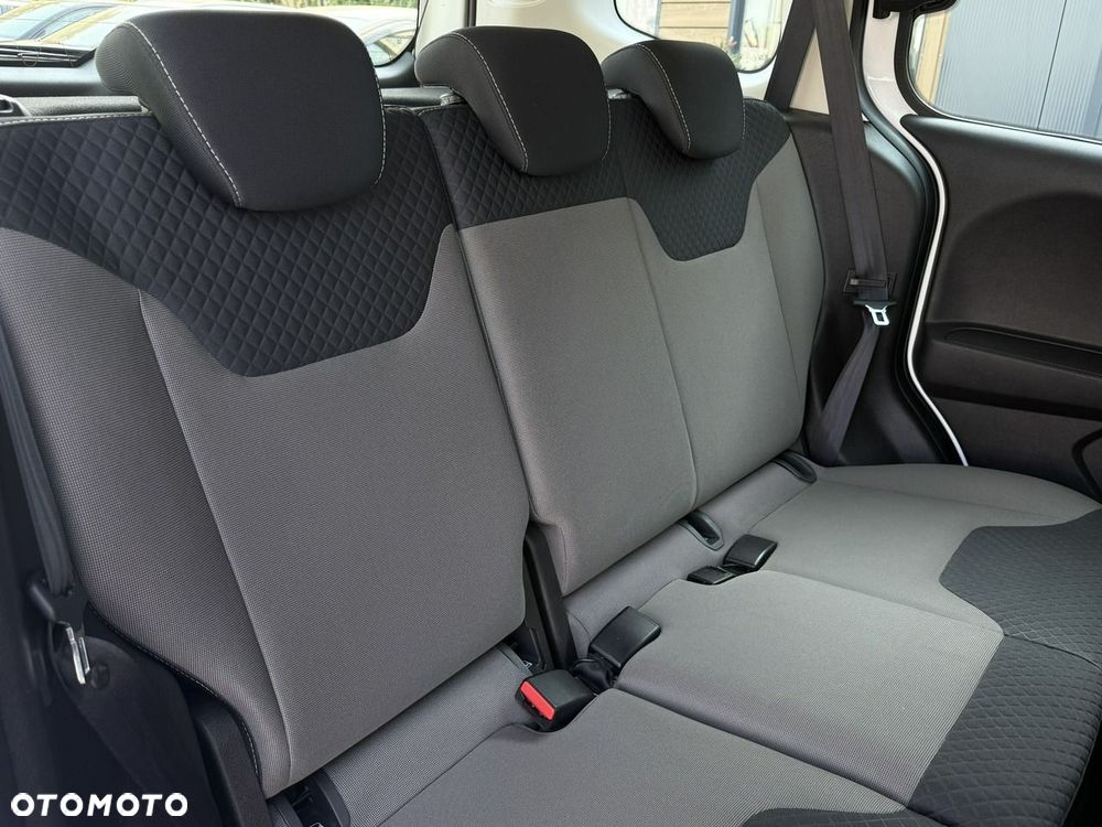 Ford Tourneo Courier - 30