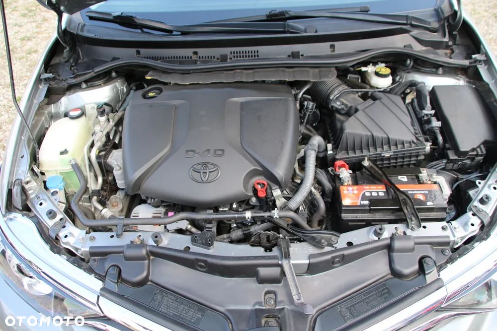 Toyota Auris 1.6 D-4D Premium - 21