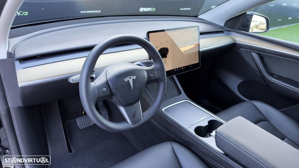 Tesla Model Y RWD - 11
