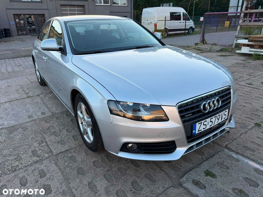 Audi A4 Limousine - 1