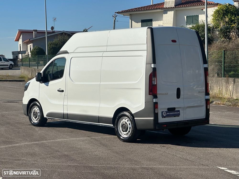 Renault Trafic 2.0 dCi L1H2 Teto Alto | Fibrada - 15