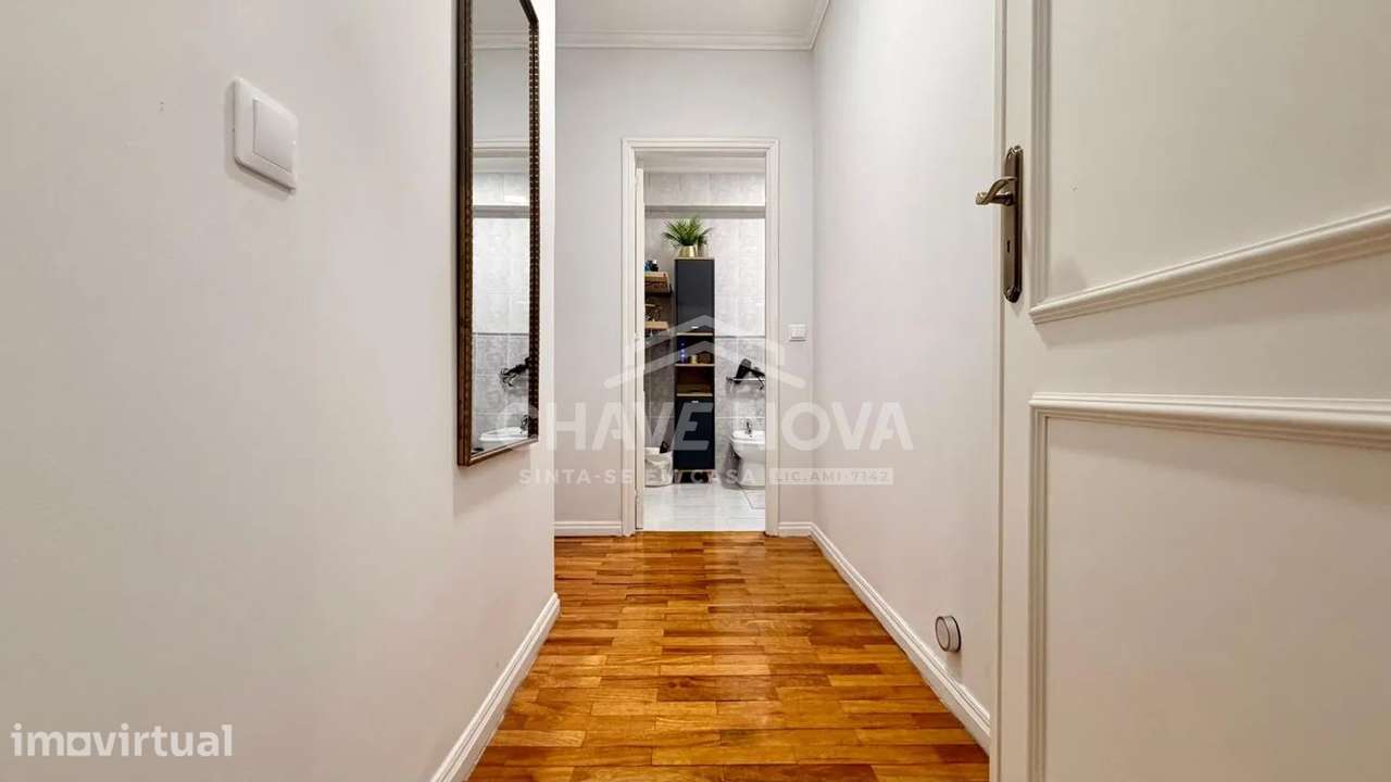 Apartamento T2 c/ Garagem Box em Canelas - Grande imagem: 2/19