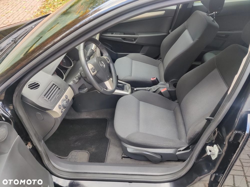 Opel Astra 1.6 Caravan Catch me - 19