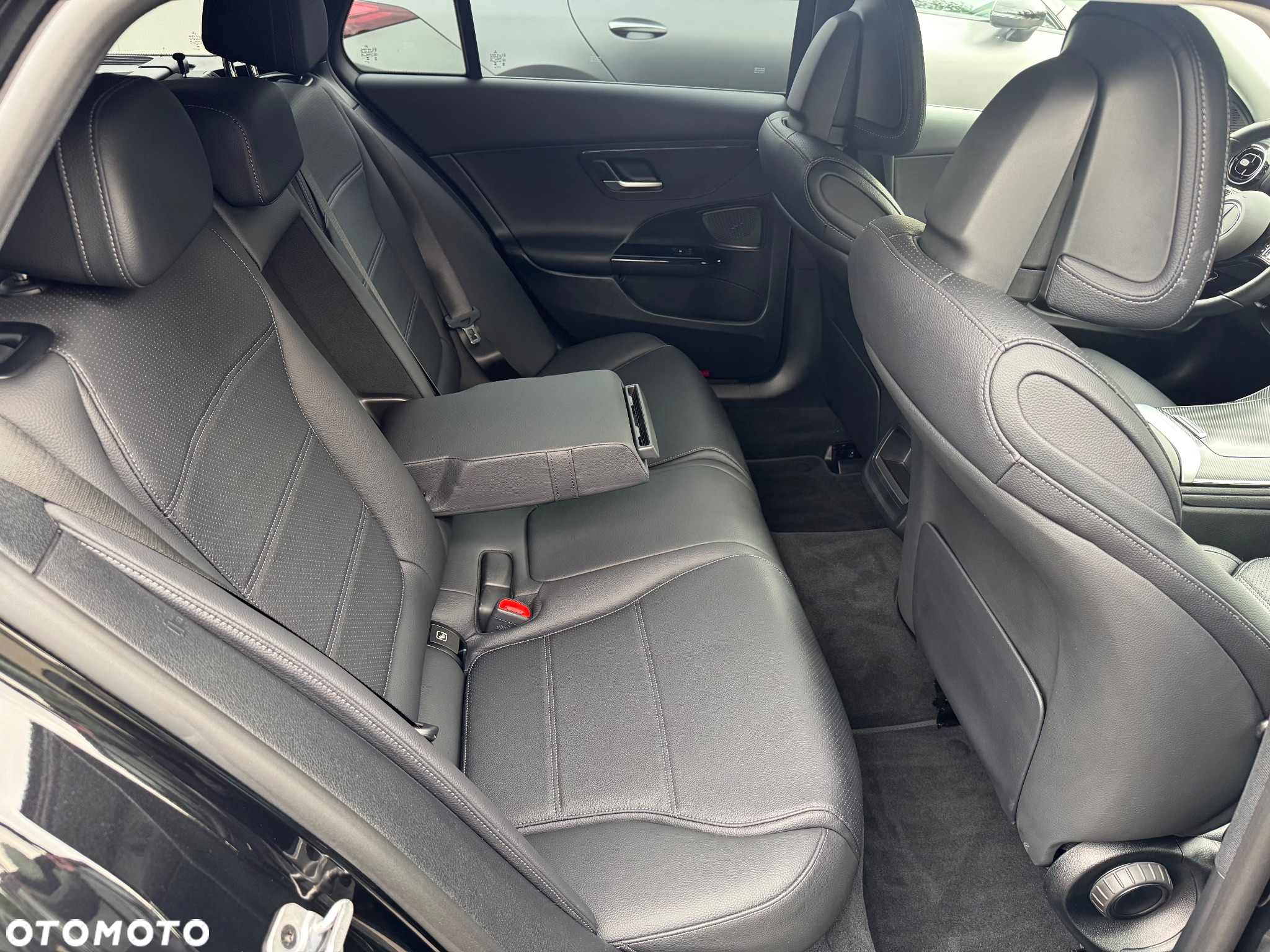 Mercedes-Benz Klasa C 220 d T 9G-TRONIC Avantgarde - 33