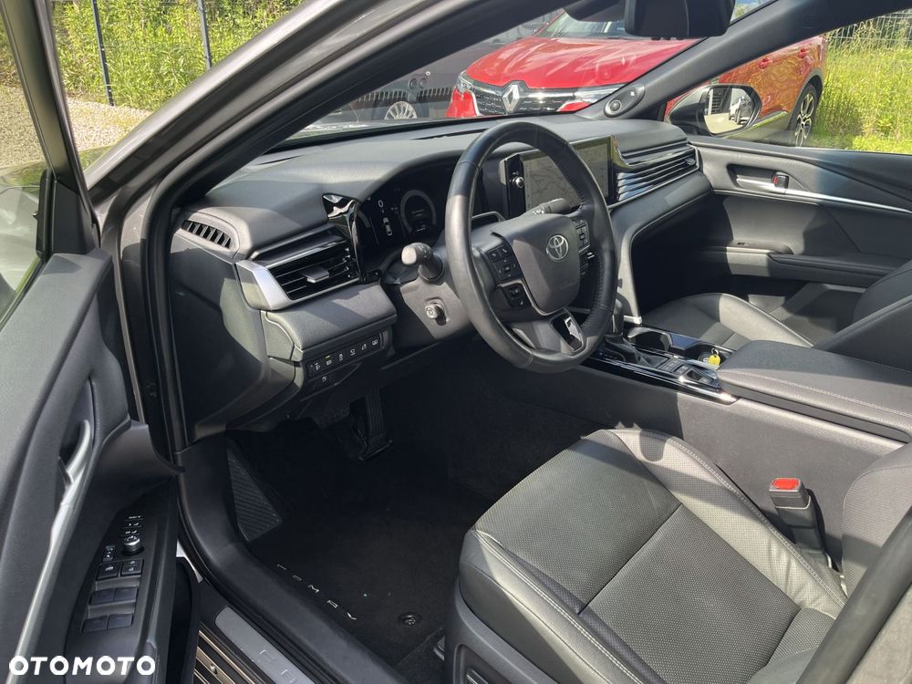 Toyota Camry - 18